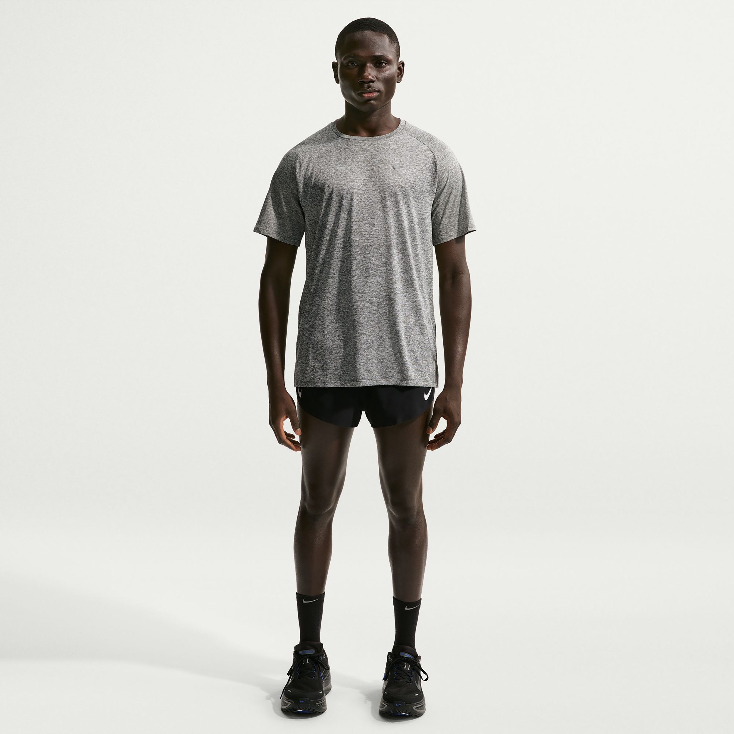 Nike Stride  Bežecké tričko Muži - šedá, stříbrná