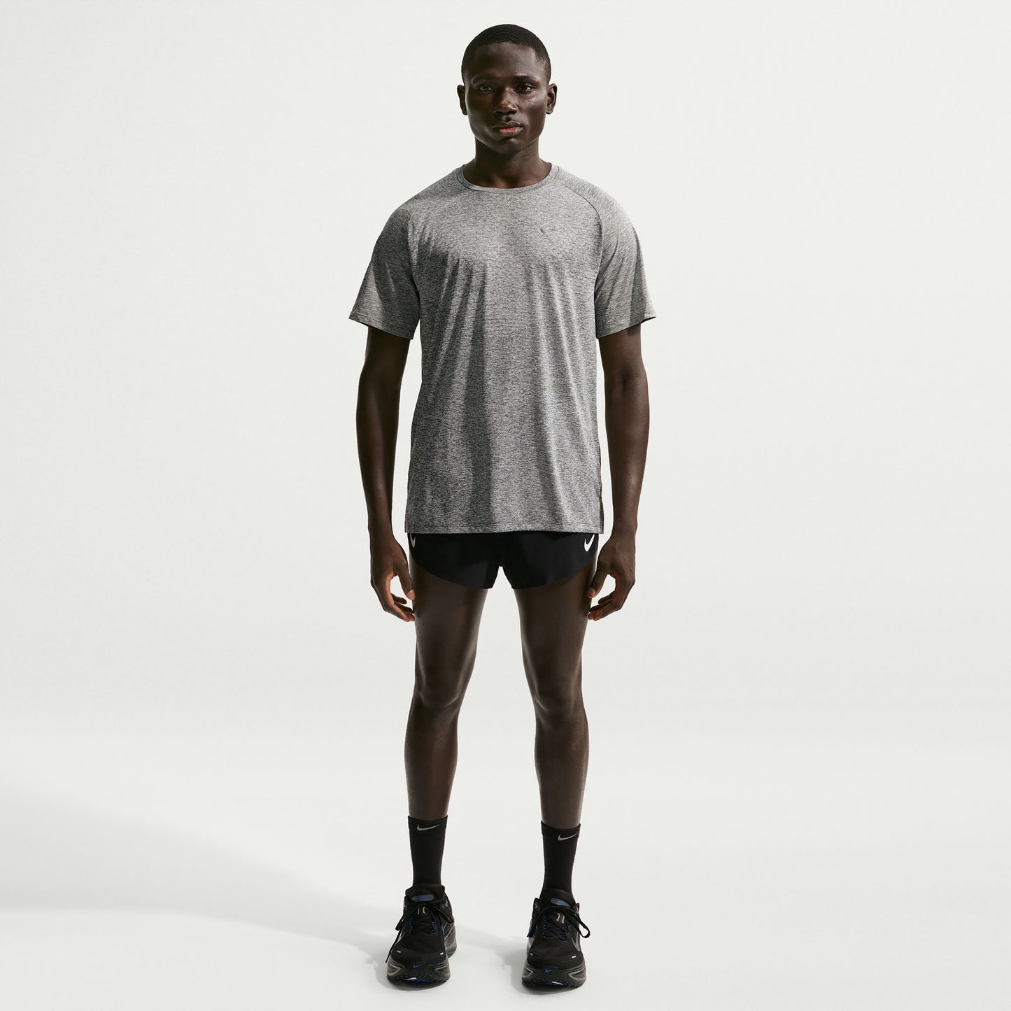 Nike Stride  Bežecké tričko Muži - šedá, stříbrná