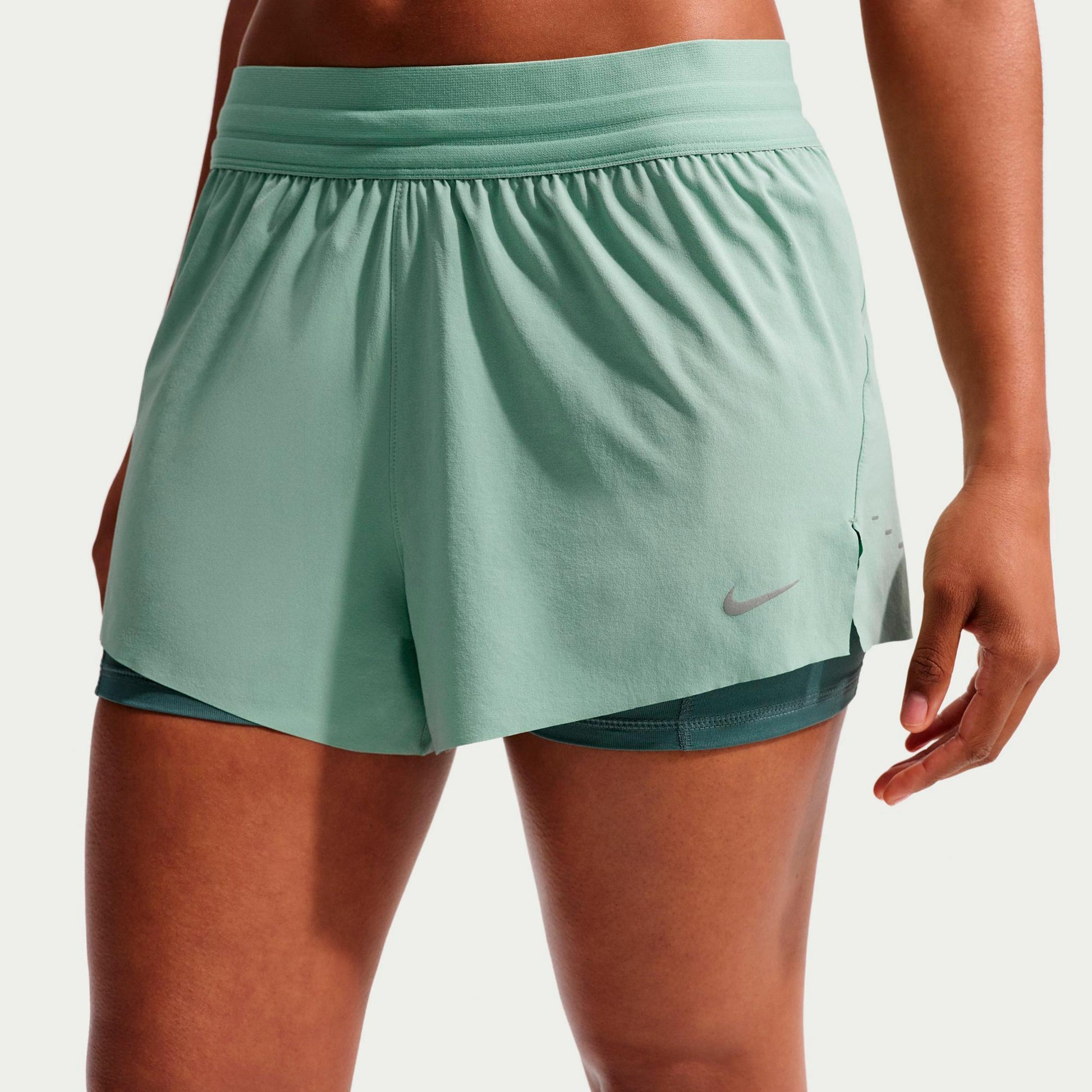 Nike Swift Bežecké šortky Dámy - světle zelená, stříbrná