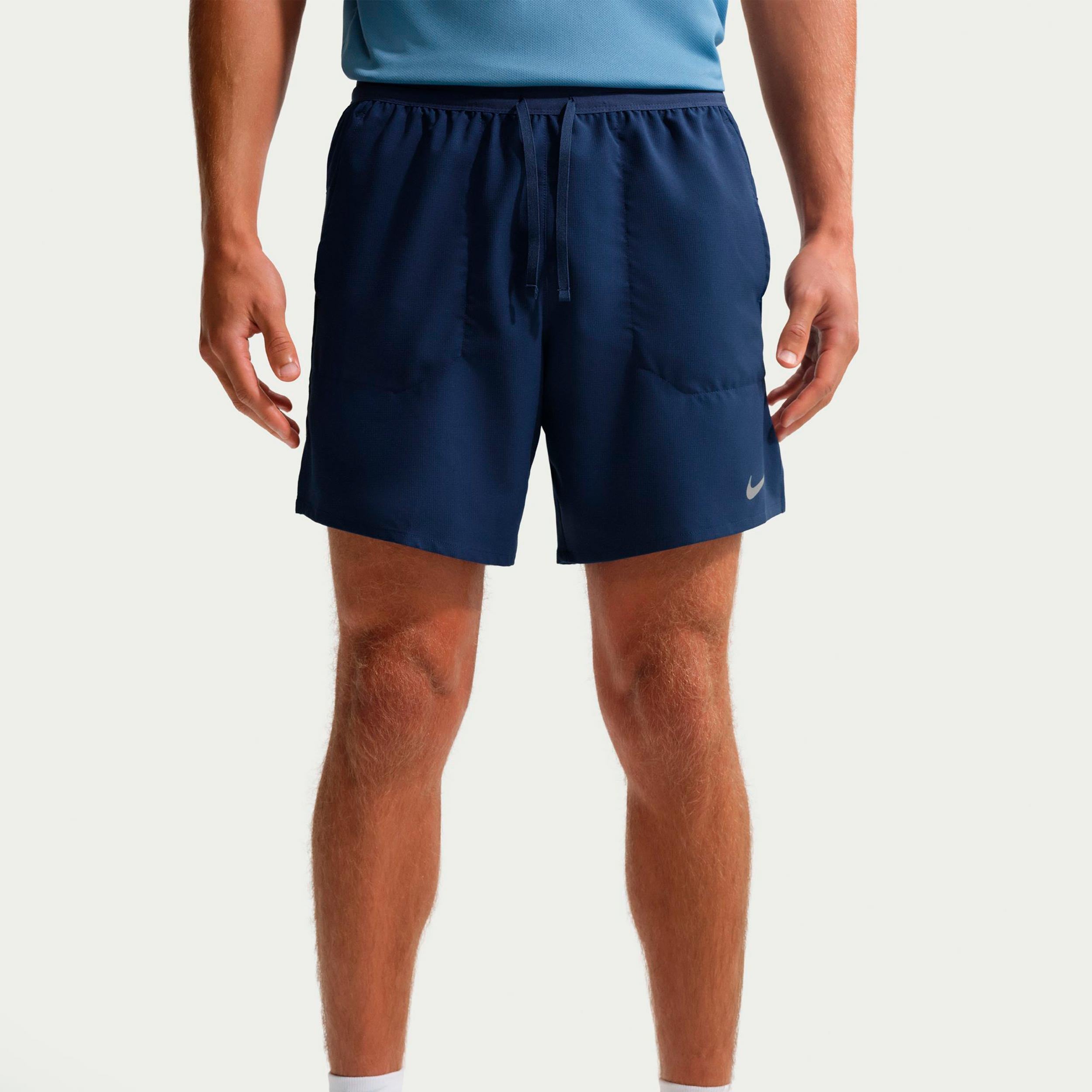 Nike STRIDE 7IN Bežecké šortky Muži - tmavě modrá, stříbrná