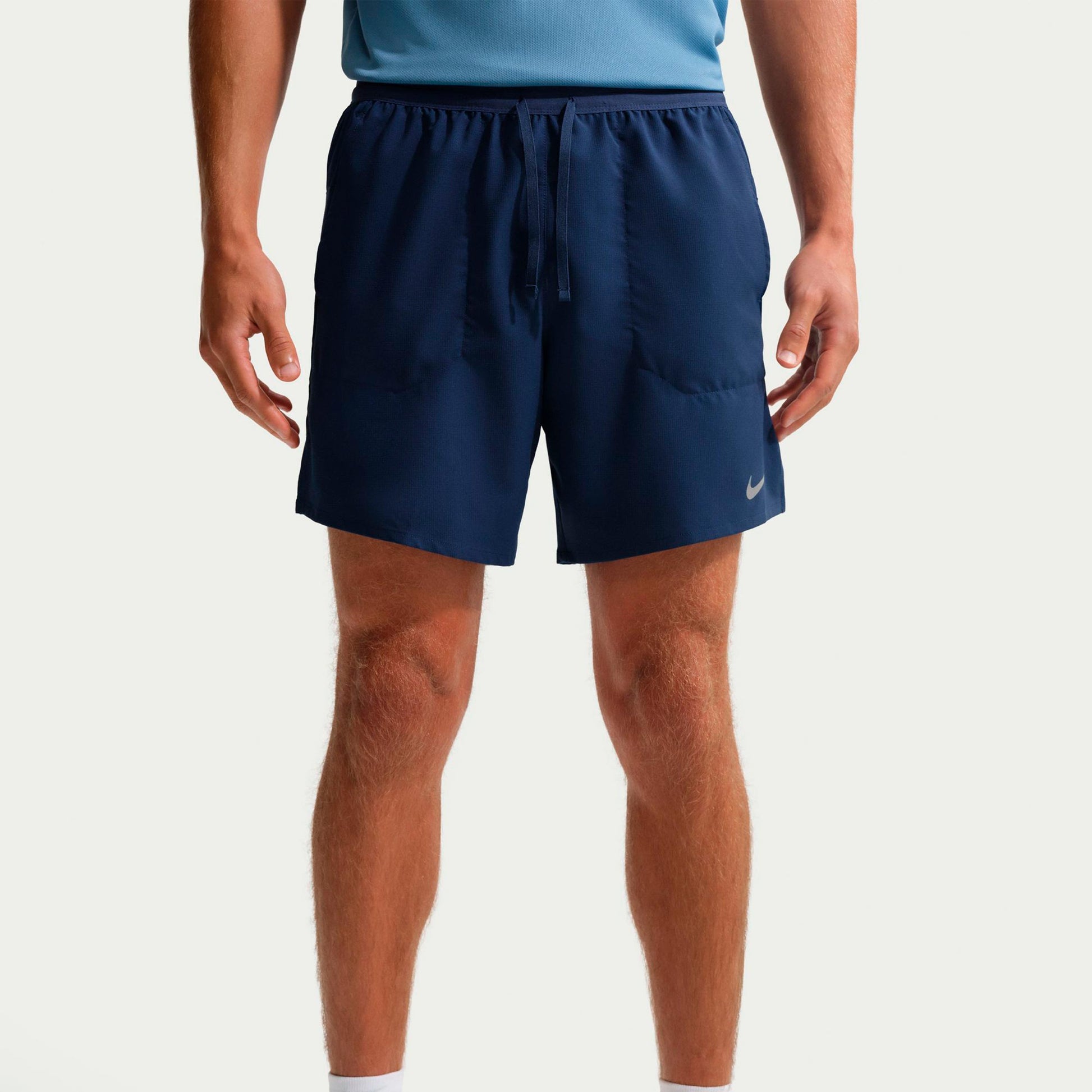 Nike STRIDE 7IN Bežecké šortky Muži - tmavě modrá, stříbrná