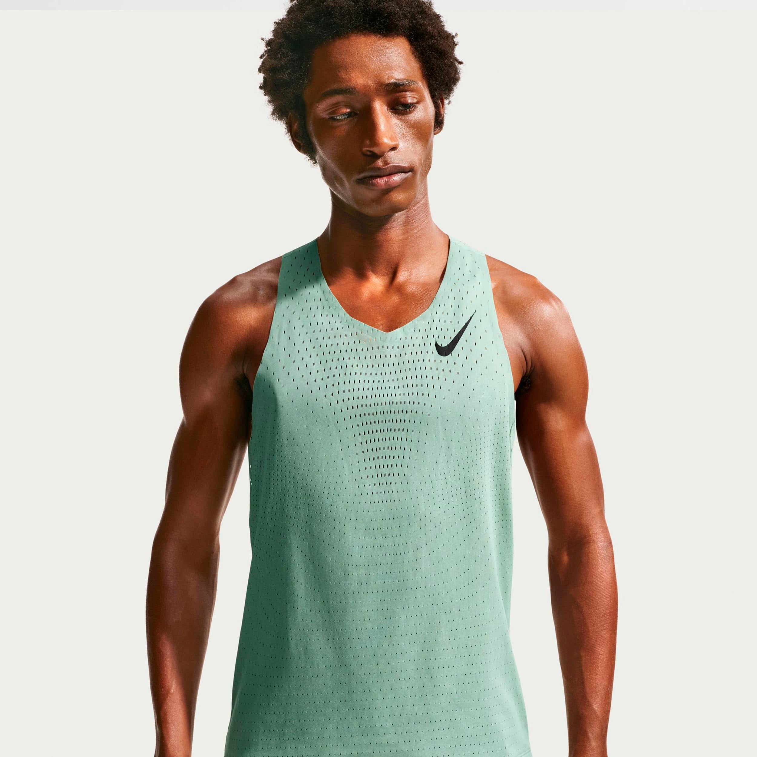 Nike AeroSwift Bežecké tričko Muži - olivová, černá