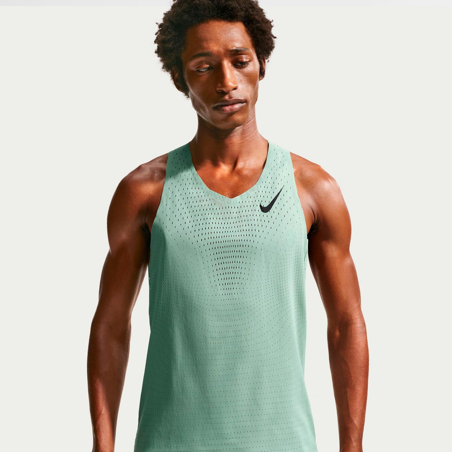 Nike AeroSwift Bežecké tričko Muži - olivová, černá